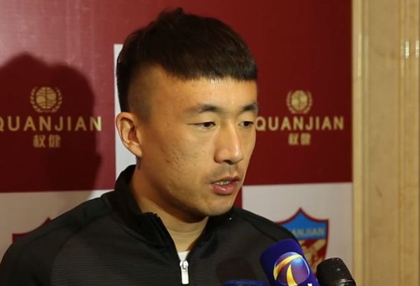 但拉波尔塔看到了在规定的期限内完成交易的困难，他在八月底被迫提供了个人保证以继续这笔收购，并且同意延长支付的时间。